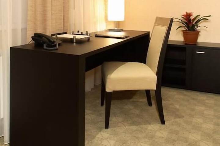Room 13 of 34