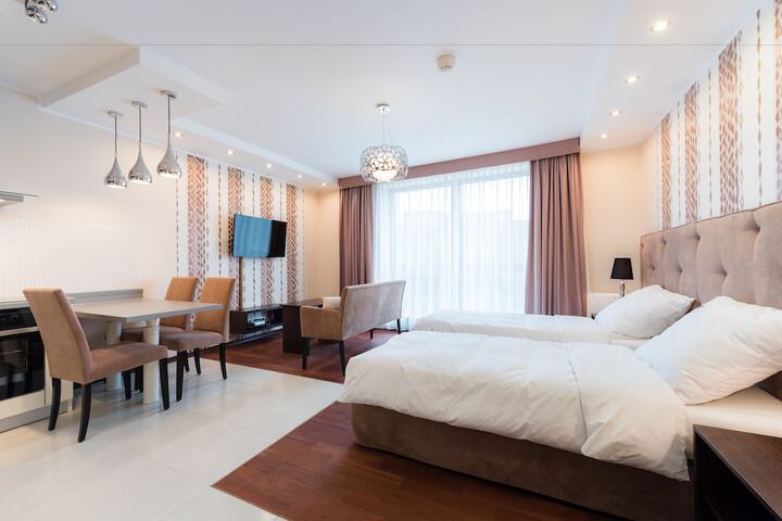 Room 5 of 140