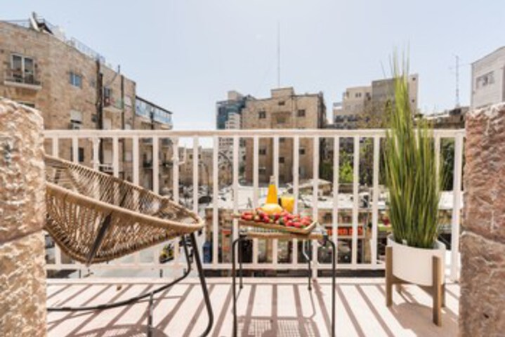 Terrace/Patio 3 of 72