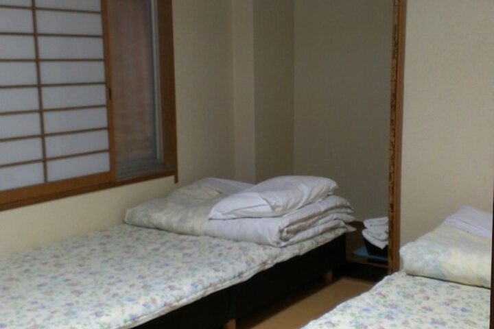 Room 4 of 38