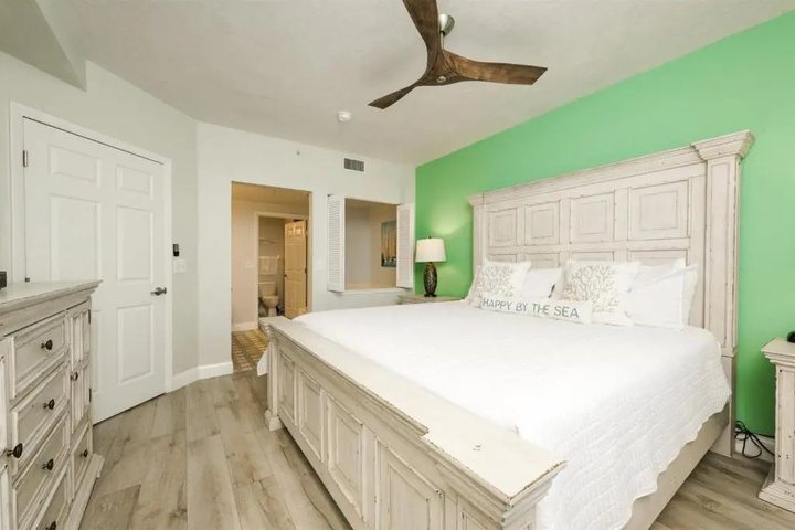 Room 6 of 23