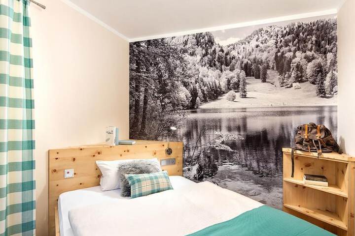 Room 6 of 39