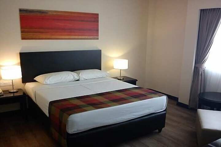 Room 5 of 25