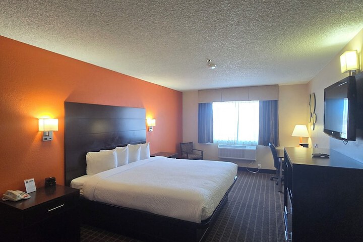 Room 9 of 27
