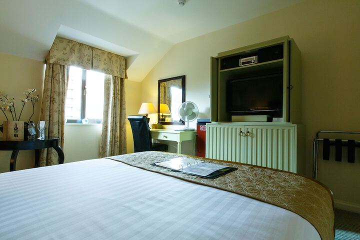 Room 12 of 60