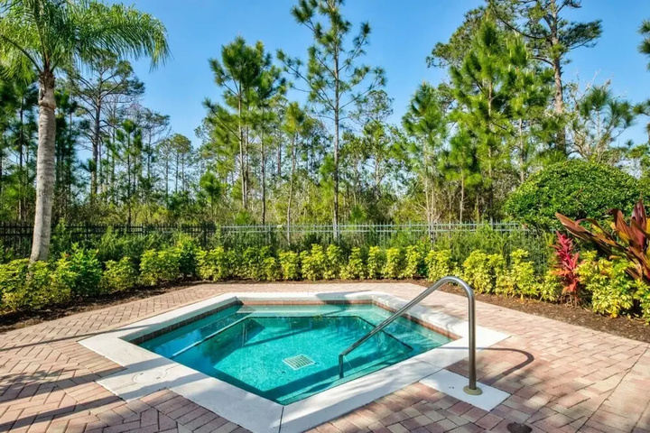 Pool 12 of 18