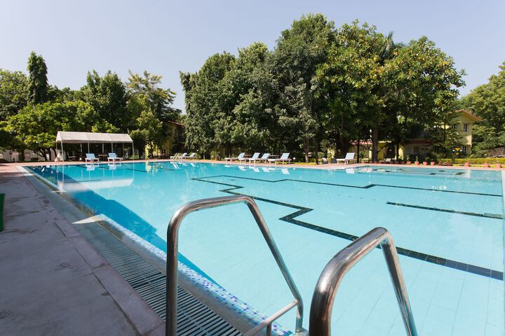 Pools & Facilities