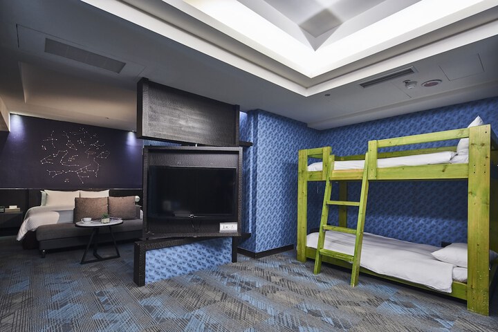 Room 15 of 109