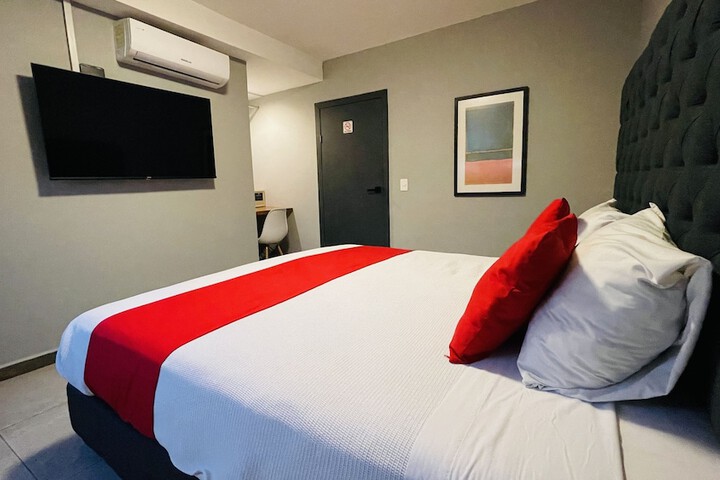 Room 8 of 21