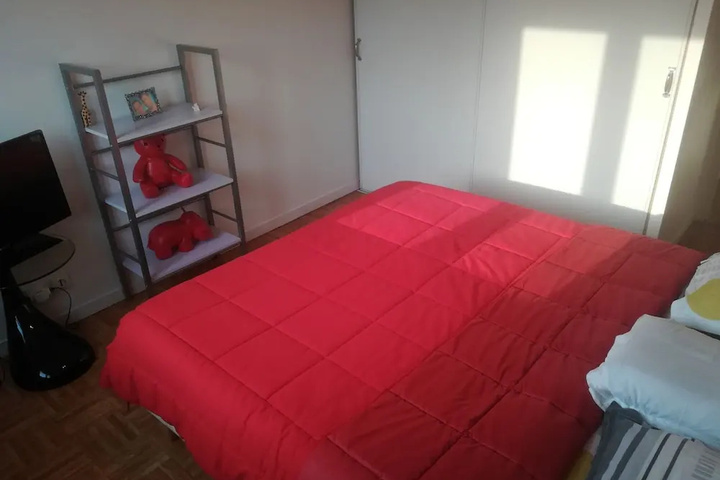 Room 5 of 15