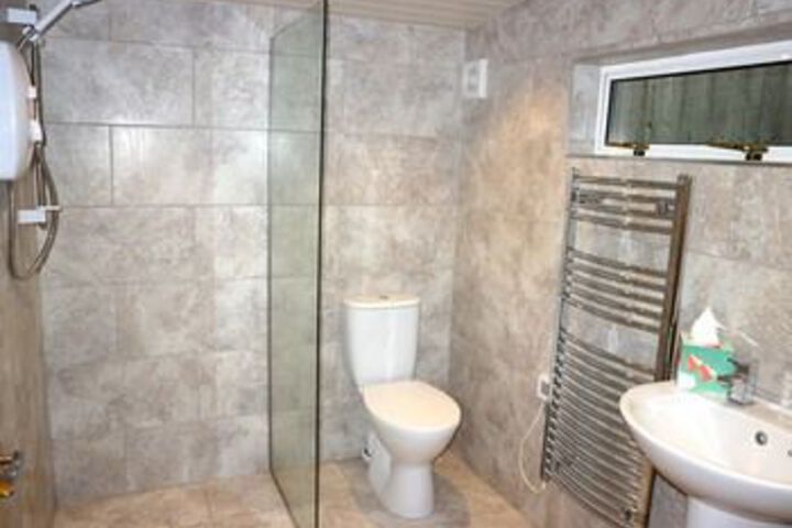 Room 4 of 40