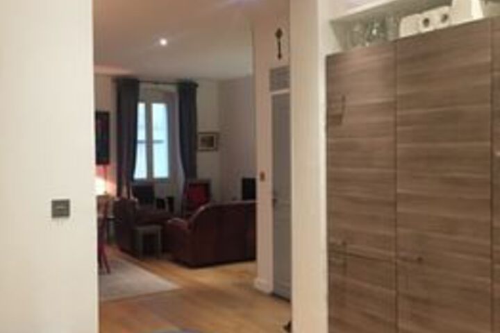 Room 8 of 16