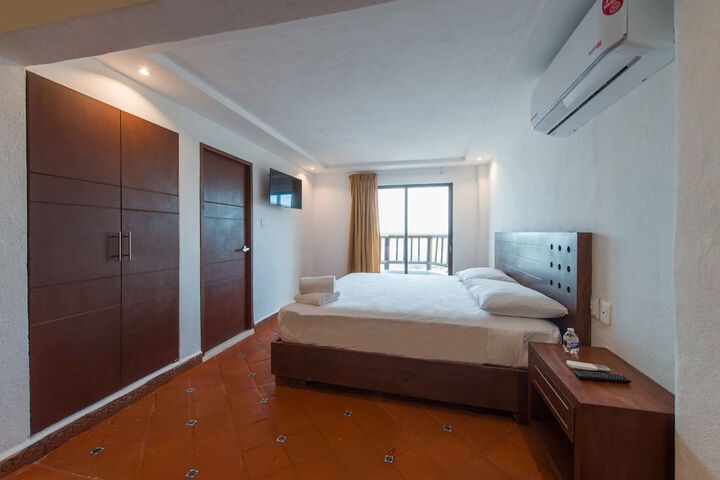Room 4 of 89