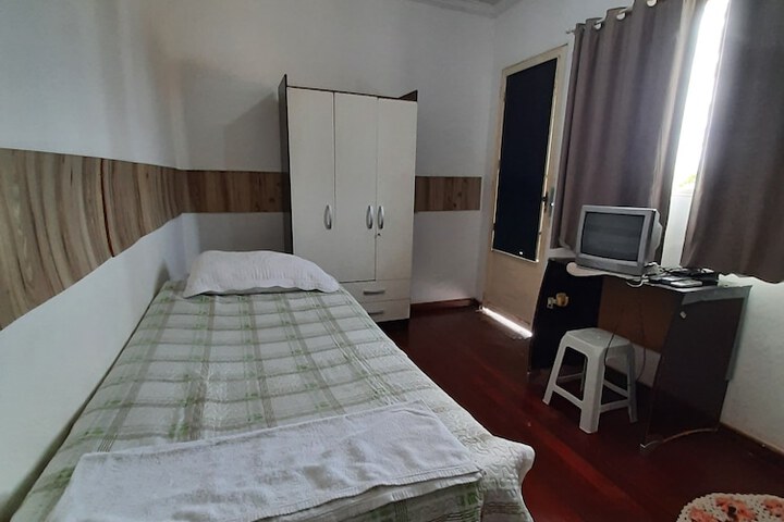 Room 6 of 13