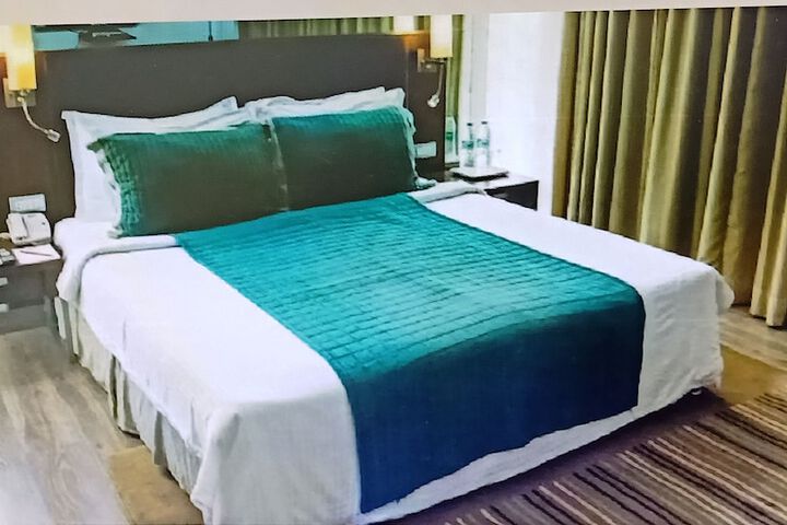 Room 5 of 22