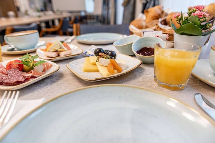 Breakfast/Coffee Service 59 of 75