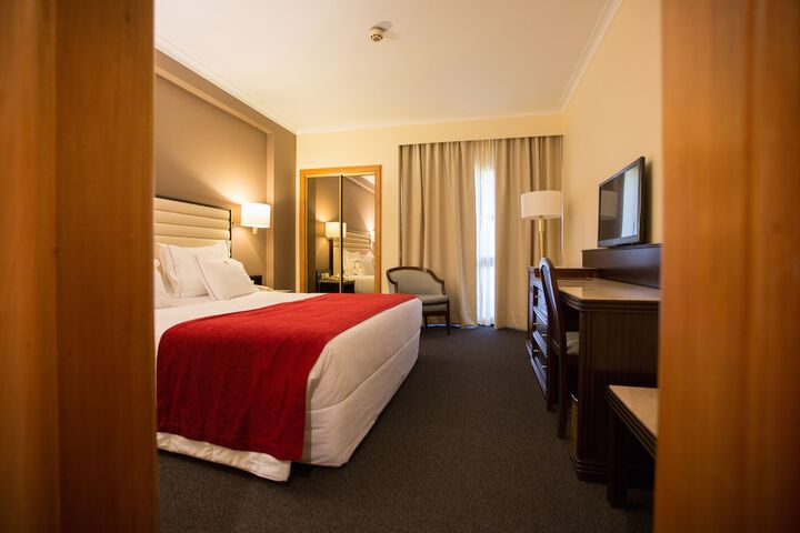 Room 10 of 65