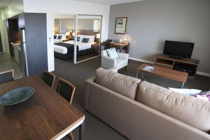 Room 4 of 25