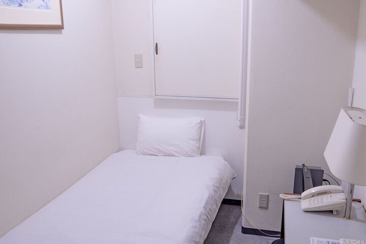 Room 18 of 48