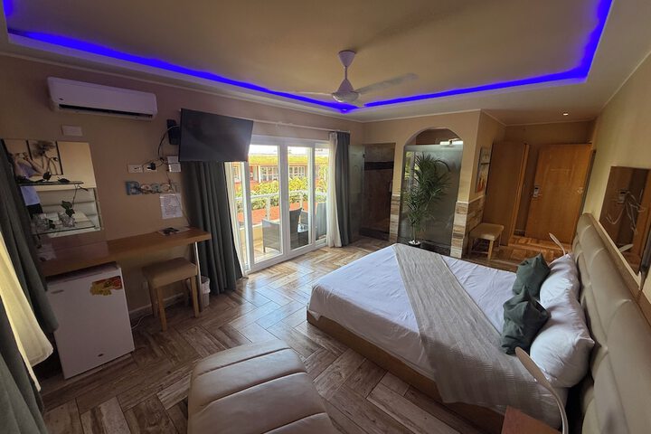 Room 28 of 157