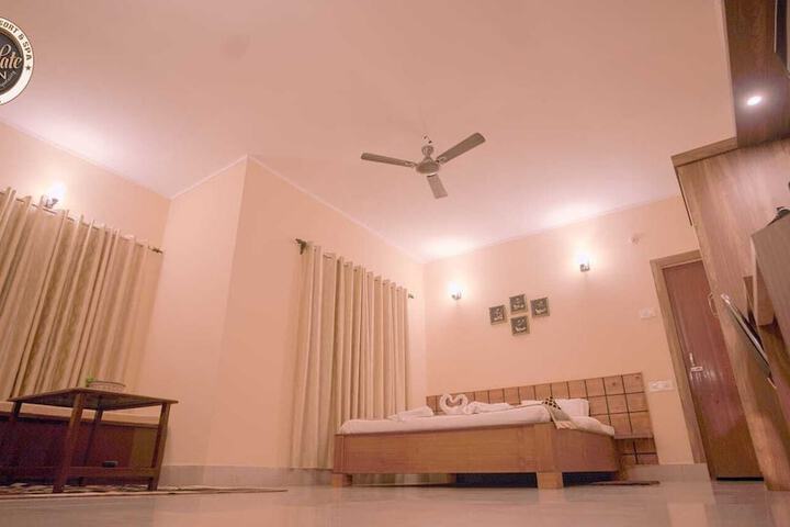 Room 5 of 17