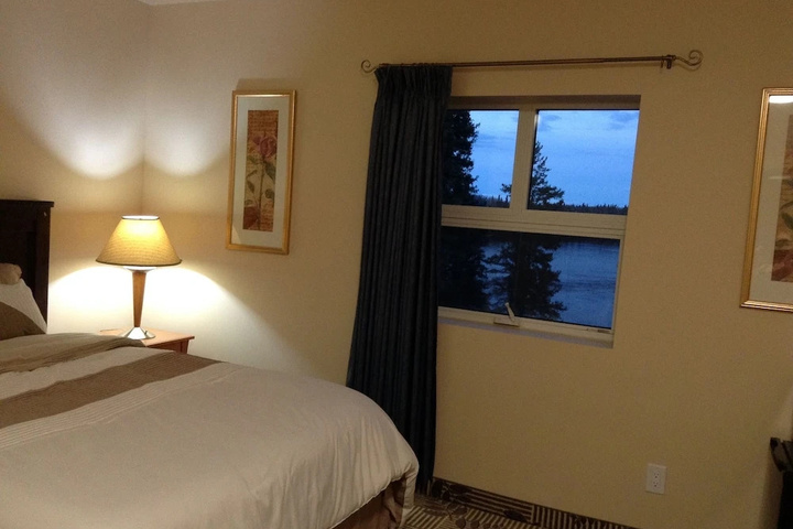 Room 3 of 16