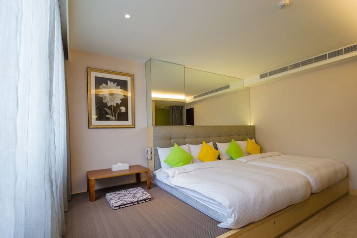 Room 5 of 34