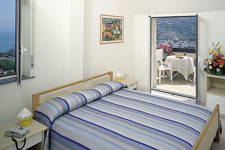 Room 3 of 30
