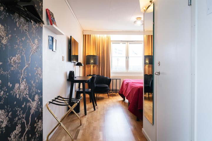 Room 34 of 98