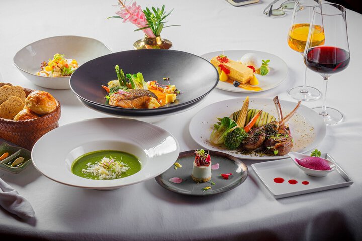 Dining 60 of 92