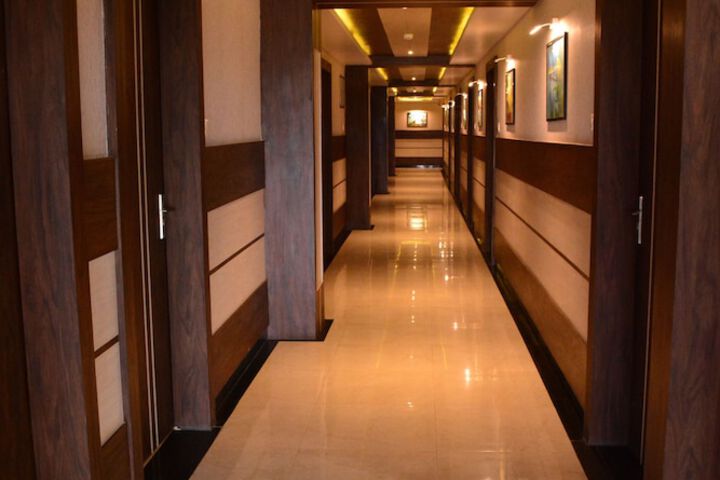 Ballroom/Hall 27 of 40