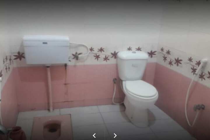 Room 6 of 13