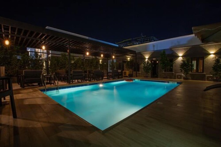 Pool 18 of 24