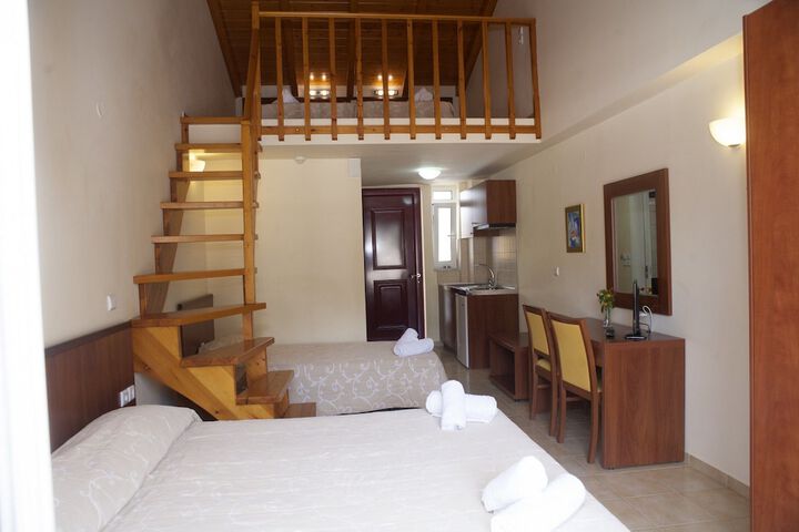 Room 4 of 66