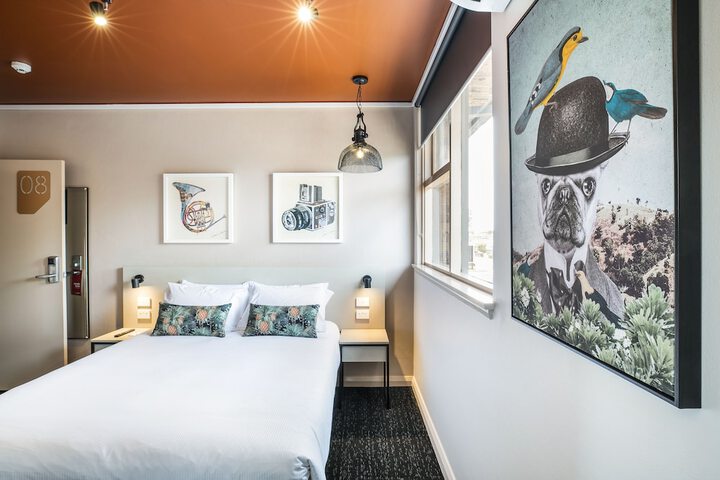 Room 5 of 34