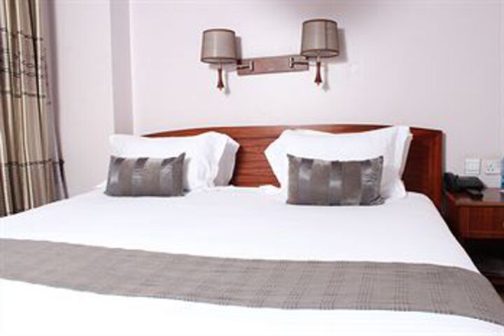 Room 10 of 44