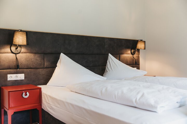 Room 25 of 155