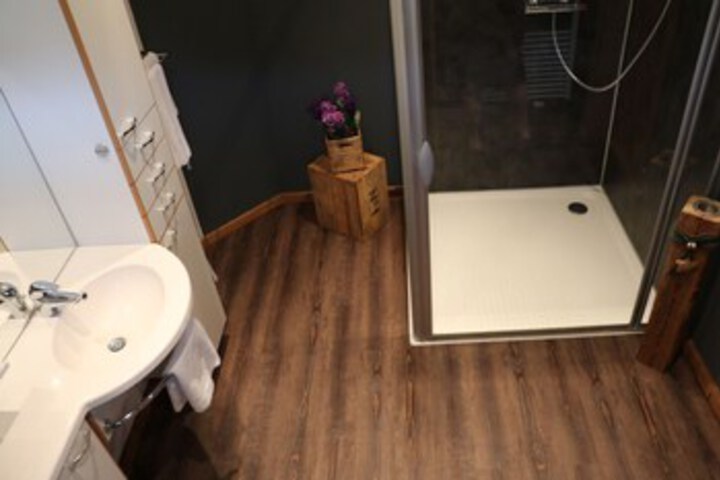 Room 5 of 41