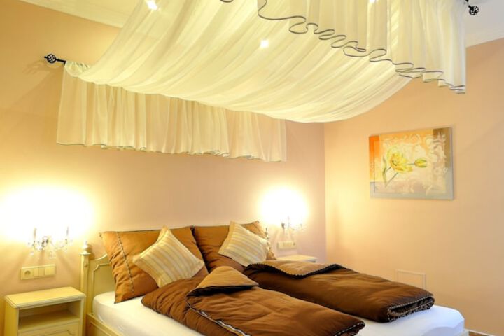 Room 9 of 39