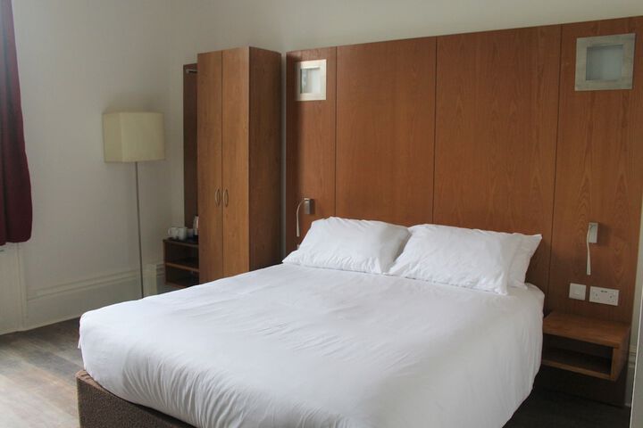Room 3 of 78