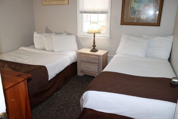 Room 5 of 83