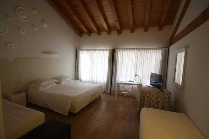 Room 17 of 53