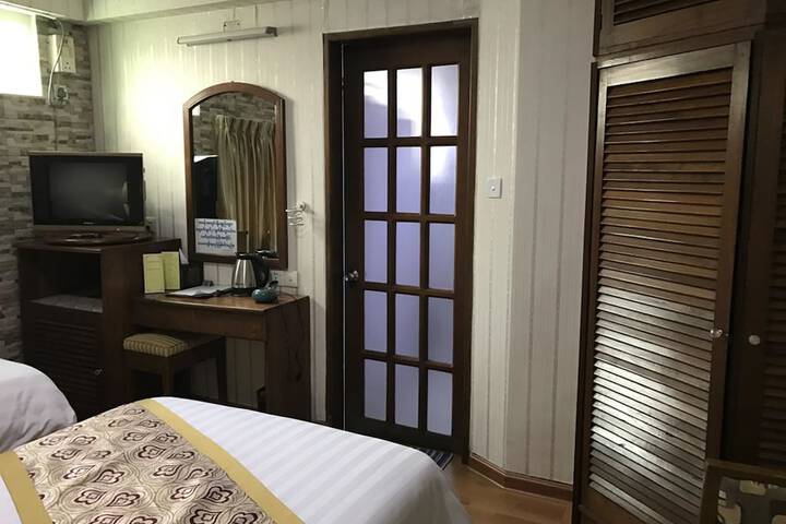 Room 5 of 38