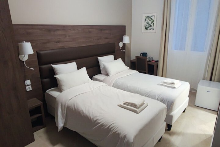 Room 9 of 68