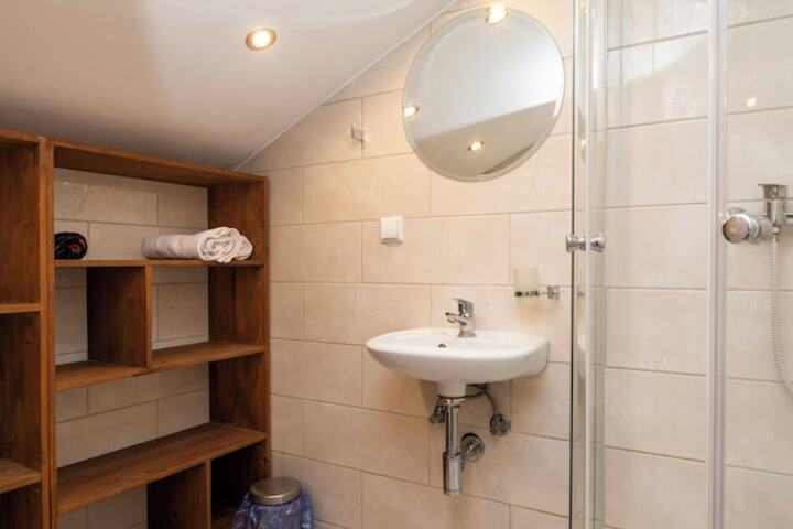 Room 15 of 30