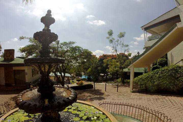 Hotel Exterior 55 of 59