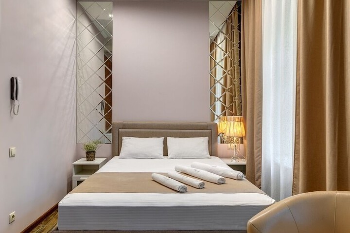 Room 10 of 48