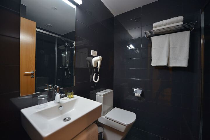 Room 14 of 19