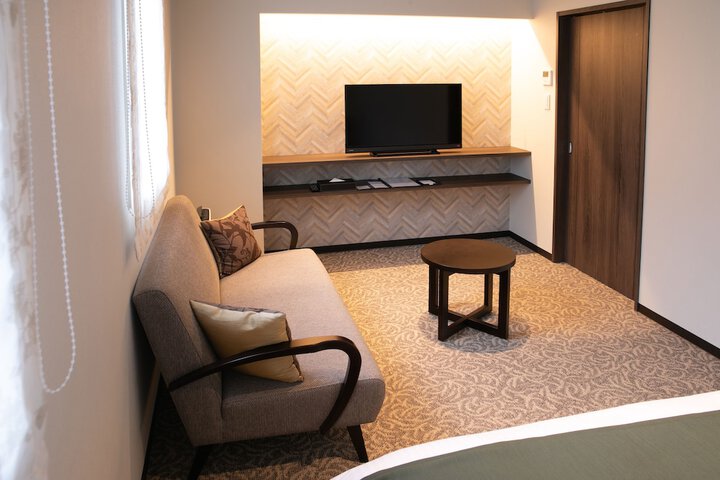Room 6 of 48