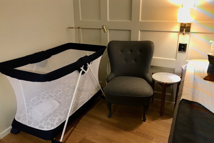 Room 37 of 141